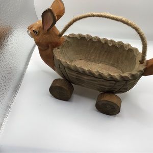 NWOT Perfect Spring Decoration Stunning Bunny Rabbit on Wheels